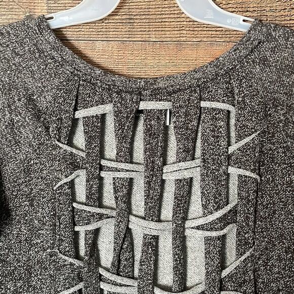 Esley Gray Open Lattice Back Long Sleeve Top Ivory Lace Front Size Medium - Picture 8 of 9